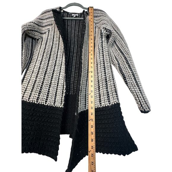 Neiman Marcus M LUXURY Wool Cashmere Cable Knit Cardigan Sweater Long Black Gray - Picture 6 of 6